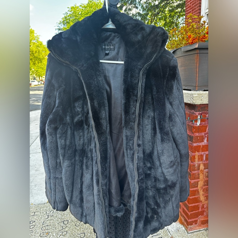 Braetan Elegant Black Faux Fur Jacket